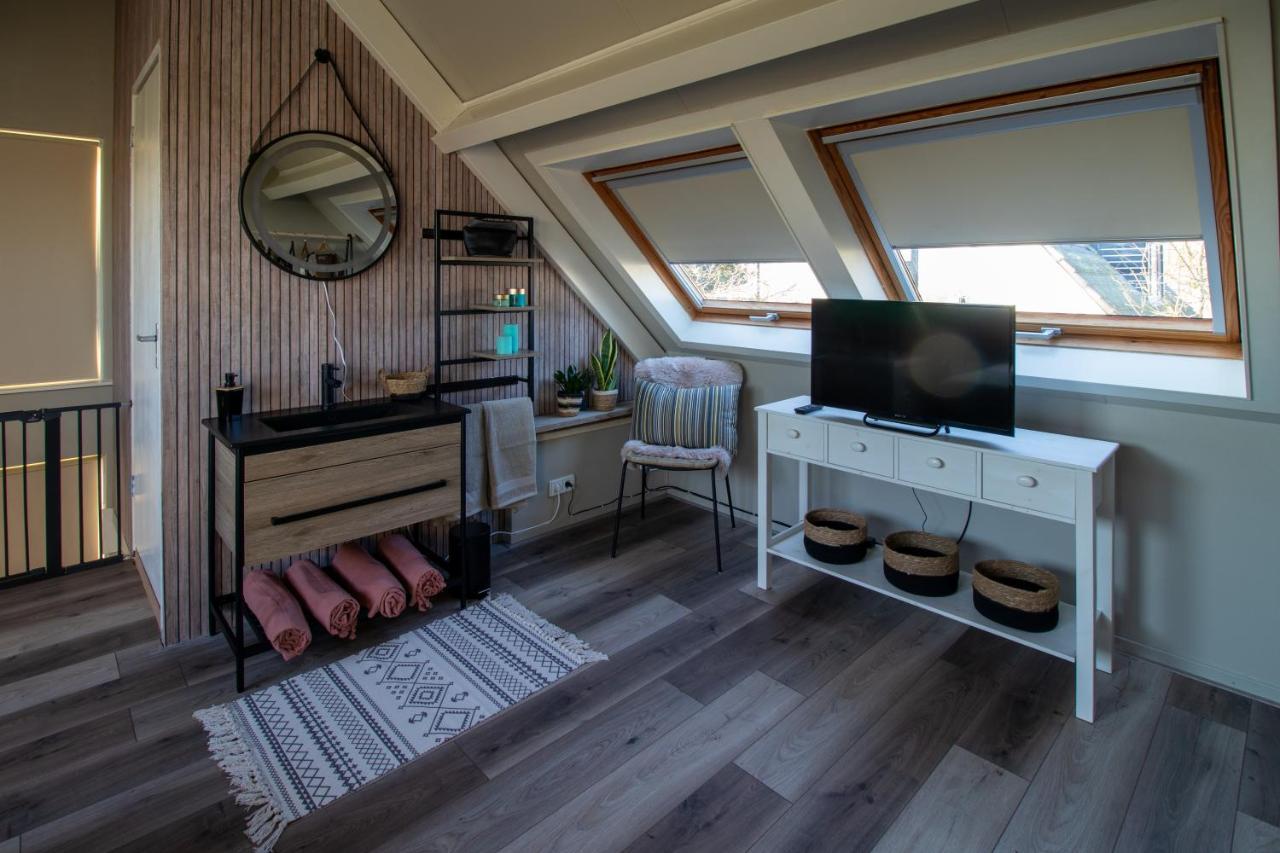 Wellness Lodge Aan De Braassem Rijnsaterwoude Exteriör bild