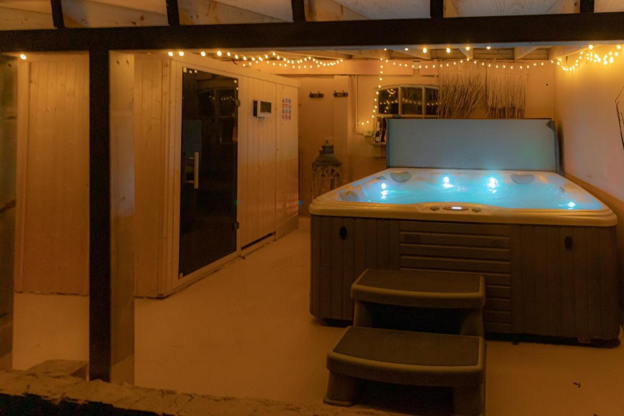 Wellness Lodge Aan De Braassem Rijnsaterwoude Exteriör bild